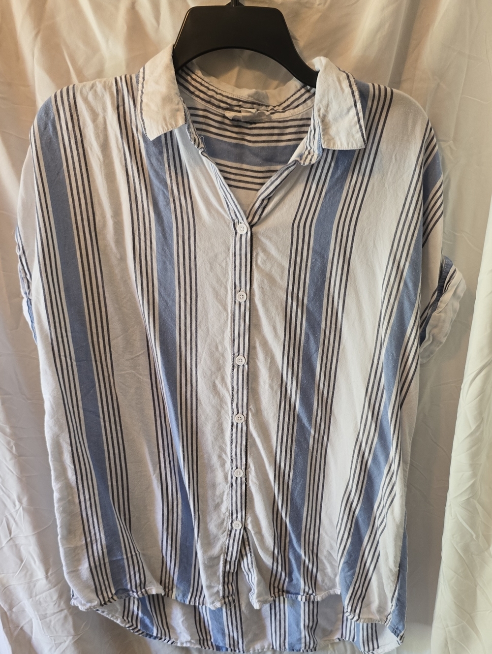 beachlunchlounge Blue & White Vertical Stripe Casual Button-Down